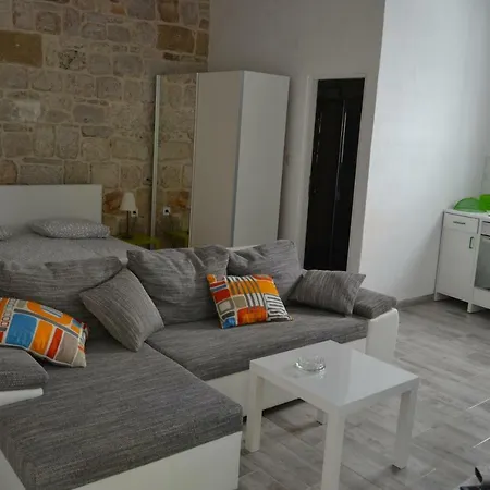 Martinis Apartment Vis